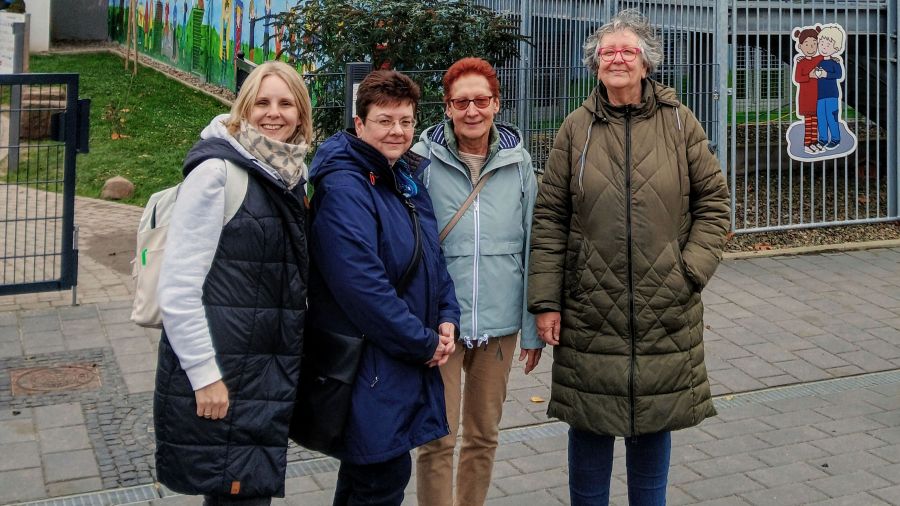 Das Bild zeigt eine Gruppe von Menschen.